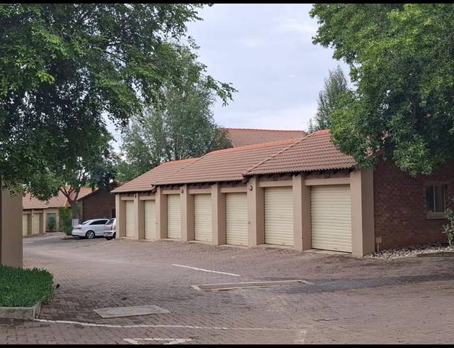 2 BEDROOM PROPERTY TO RENT IN MOOIKLOOF RIDGE ESTATE